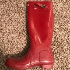 Red y’all hunter boots